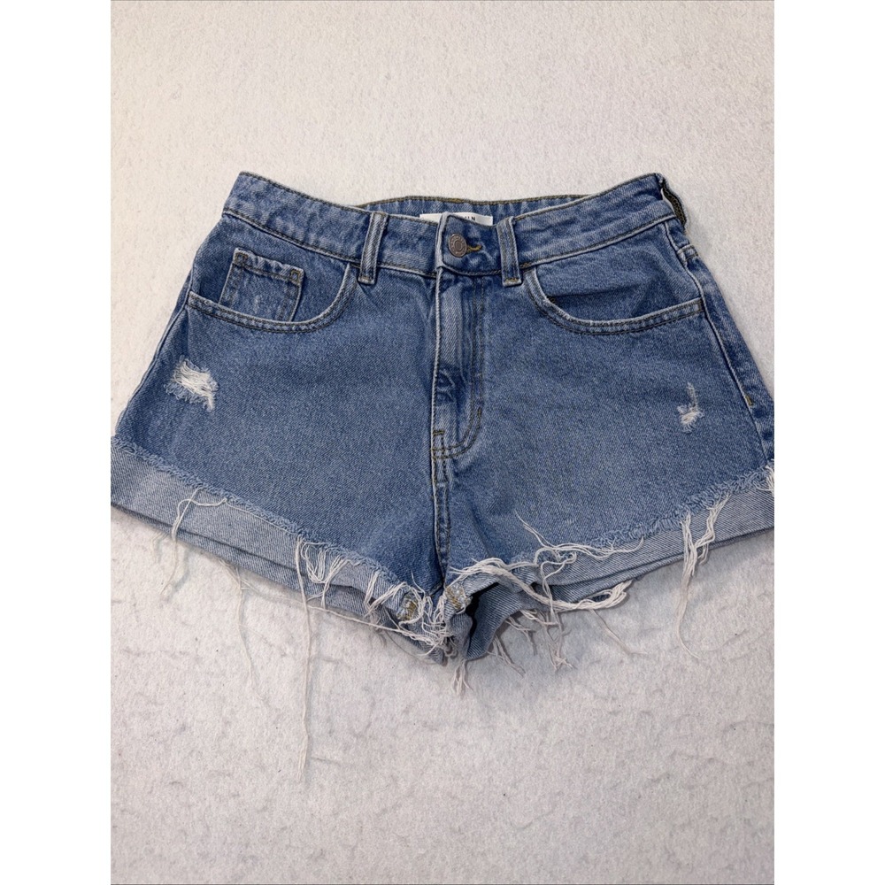 PacSun Mom Shorts Medium Wash Blue Denim Mid Rise ‎ Size 26 Cut Off Distressed